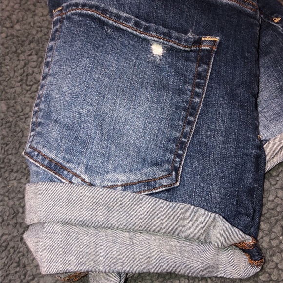 Sneak peek shorts, very cute - Picture 2 of 2